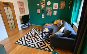 Schöne zentrale 2 Zimmer Wohnung